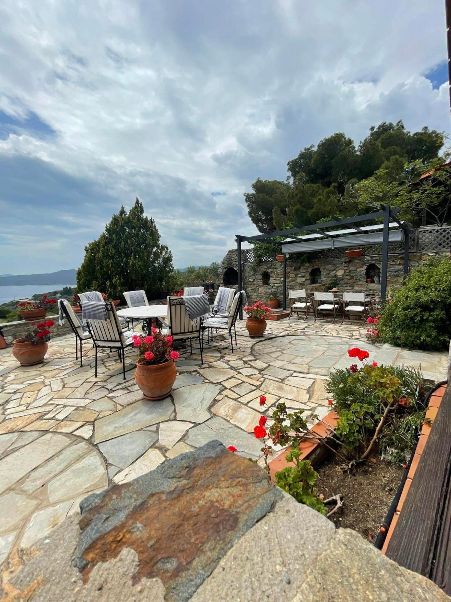 Villa Athos Сарті Екстер'єр фото